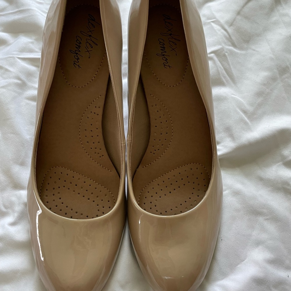 Nude Pumps
